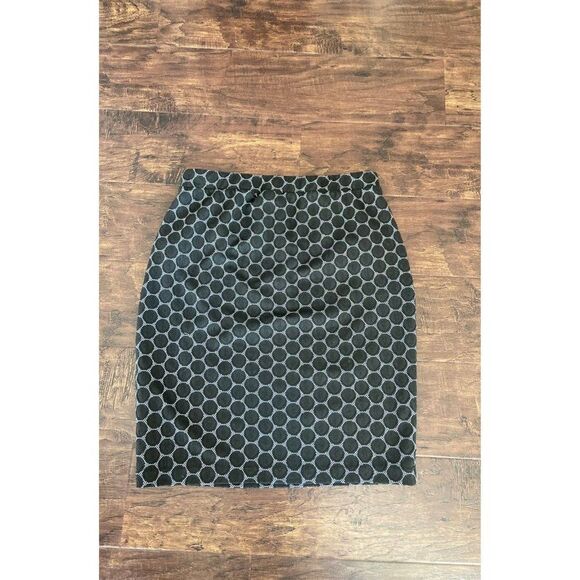 Ellie Pencil Skirt- Black Geo shapes - Picture 4 of 4
